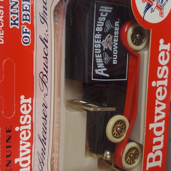 Models of days gone budweiser. Distributor diecast,dated 1979 adult collectable - Picture 8 of 9